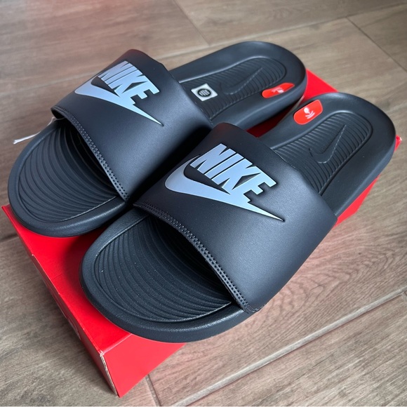 Nike Victori One - Picture 1 of 7